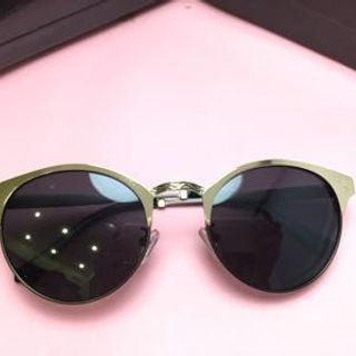Kinh versace nu trong polarised chong uv full box