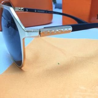 Kinh hermes nam trong polarised chong uv full box