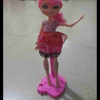 Búp bê ever after high
