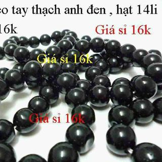 trang sức phong thủy giá sỉ trên hình chụp