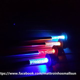 Đèn năng lượng mặt trời đổi màu cắm sân vườn - L1B