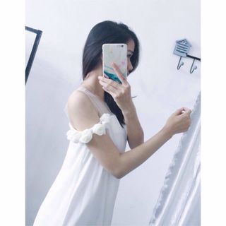Đầm bẹt vai hoa hồng