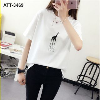 Att-3469 áo thun nữ màu trắng in hình hươu cao cổ