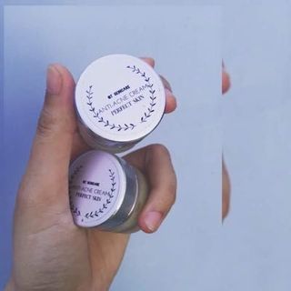 Kem trị mụn