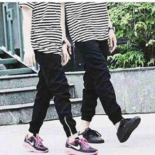 Quần jogger chất kaki