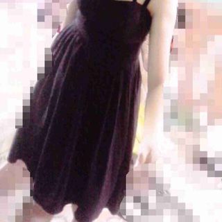 Váy đan dây trước ngực