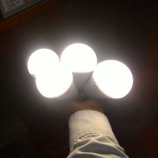 Đèn led tích điện - tự sáng khi mất điện