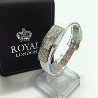 Dong ho royal nu day da anh quoc chay pin may thuy sy