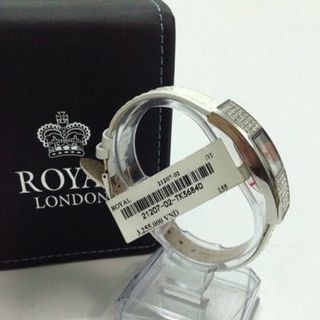 Dong ho royal nu day da anh quoc chay pin may thuy sy