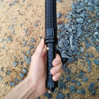 Đèn pin tự vệ