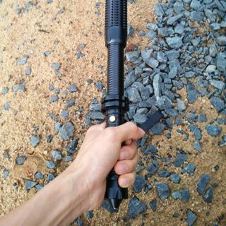 Đèn pin tự vệ