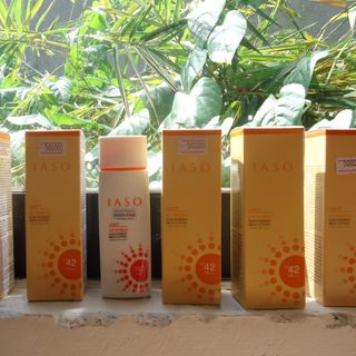 Sữa chống nắng iaso spf42 pa uv shield sun screen milk lotion