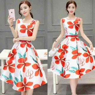Đầm xòe in hoa đỏ