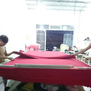 Xưởng đang cắt hàng