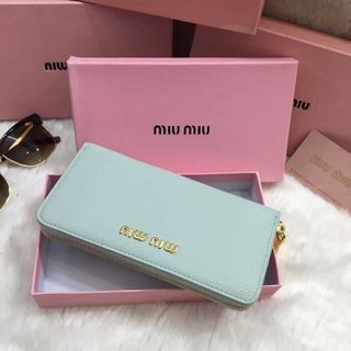 Ví miu miu