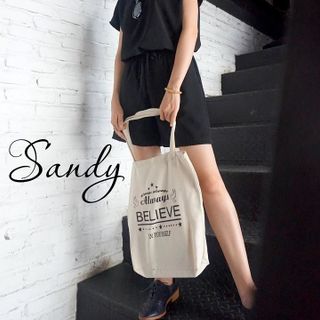 Jumpsuit ngắn phối ren sandy
