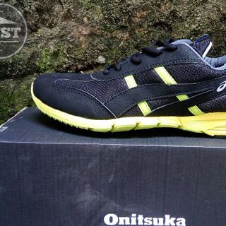 Giày thể thao asics