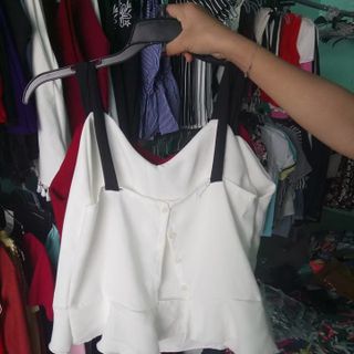 Áo 2 dây voan cúc sau lưng
