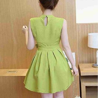 Đầm xòe cổ cườm