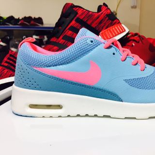 Nike thea