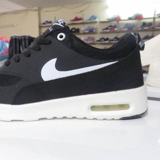 Nike thea