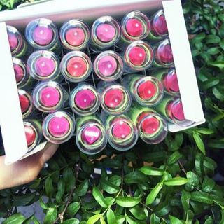 Son dưỡng môi trà xanh hộp 24 cây chống thâm và khô môi