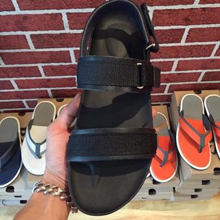 Dép dr martens thailand