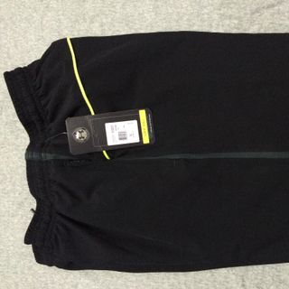Quần under armour dù pha thun