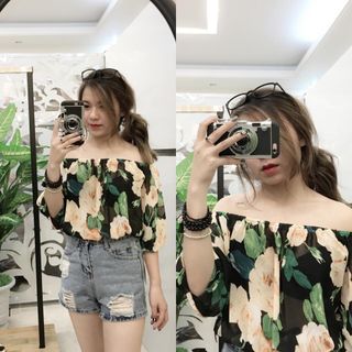 Áo bẹt vai hoa tay dài