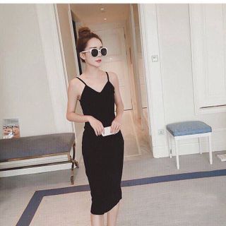 Đầm body xẻ tà
