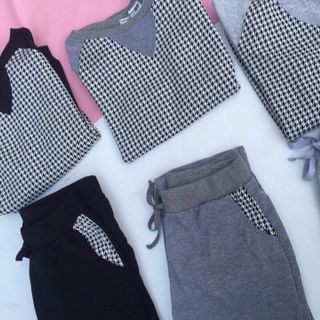 Bộ nỉ da cá nữ uniqlo 2016