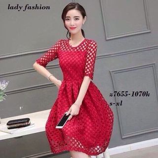 Đầm ren xoè tay con