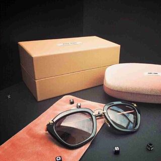 Kính miumiu