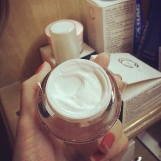 Kem trắng da cc white