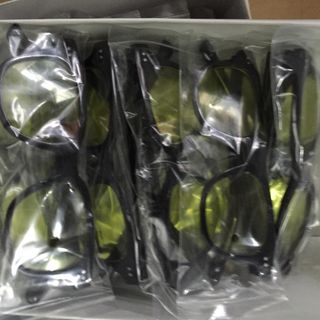 Kính chữ v nhỏ màu hàn quốc