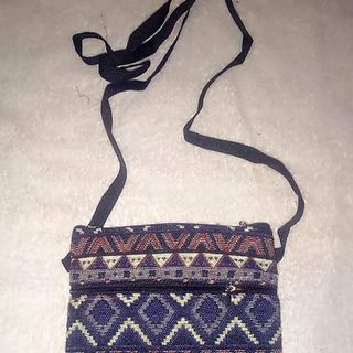 Túi đeo chéo thổ cẩm