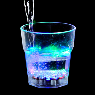 Ly thần kỳ tự phát sáng đèn led khi đổ nước vào giá sỉ​