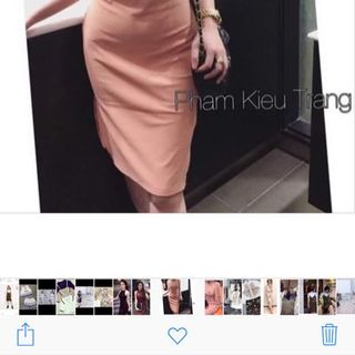 Đầm body cổ yếm