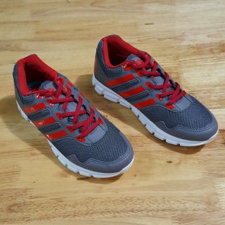 Giày adidas xám ̣c đỏ