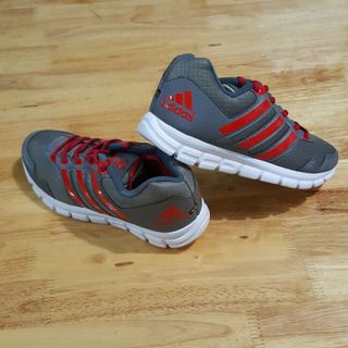 Giày adidas classic xam đất ̣c đỏ
