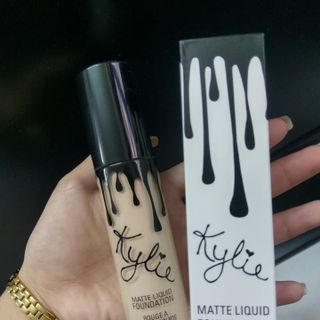 Kem nền che khuyểt điểm kylie mịn mướt giá sỉ