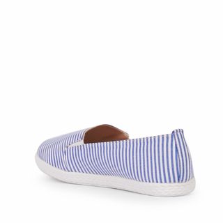 Giày slip on nữ năng động