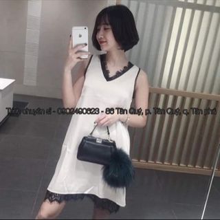 Đầm suông viền ren