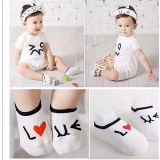 Tất vớ cho trẻ sơ sinh