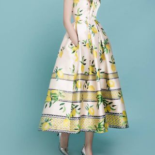 - đầm xòe vintage cổ yếm in hoa hồng x3349