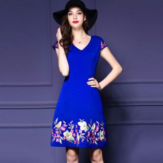 Đầm dự tiệc cổ tim thêu hoa mùa xuân