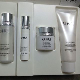 Set dưỡng trắng da ohui extreme white 5 món