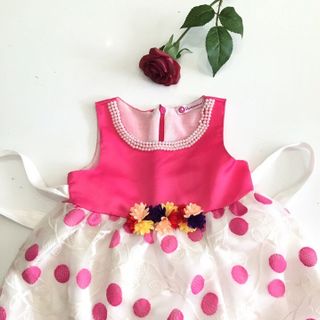Đầm kiểu bé gái đi tiệc