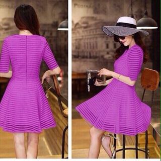 Đầm xoè tay con