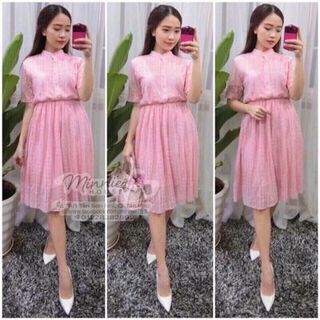 Đầm ren cổ trụ